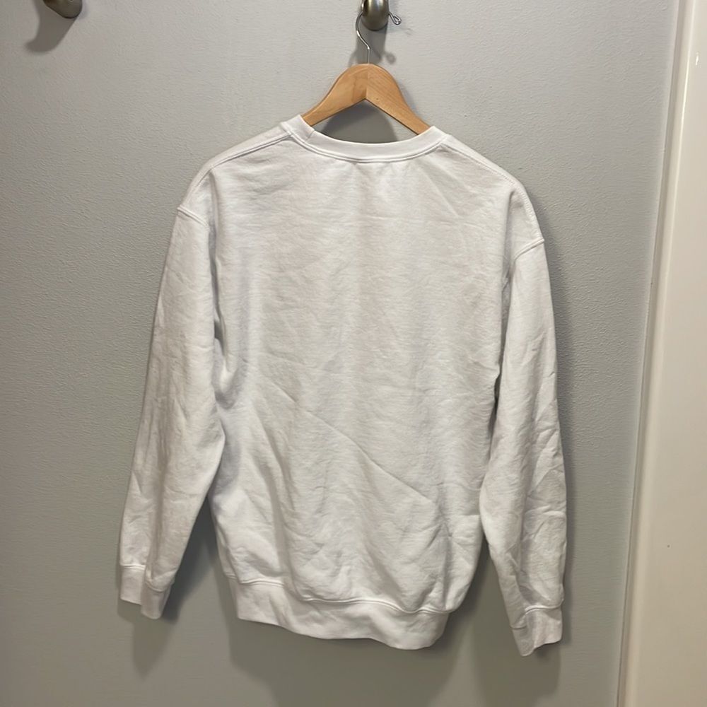 NWOT Gildan woman’s white sweatshirt - Picture 6 of 9